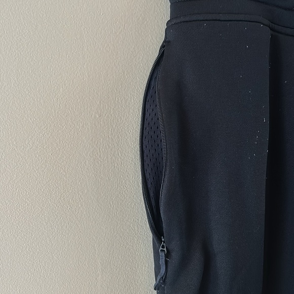 Men’s Under Armour cold gear gym/active pants; L - Picture 3 of 5